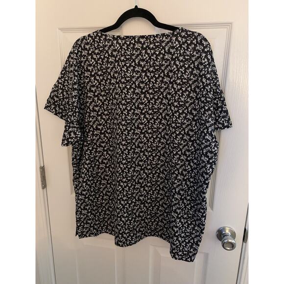 Lands End Black And White Floral XLT Pocket Tshirt - Picture 8 of 8
